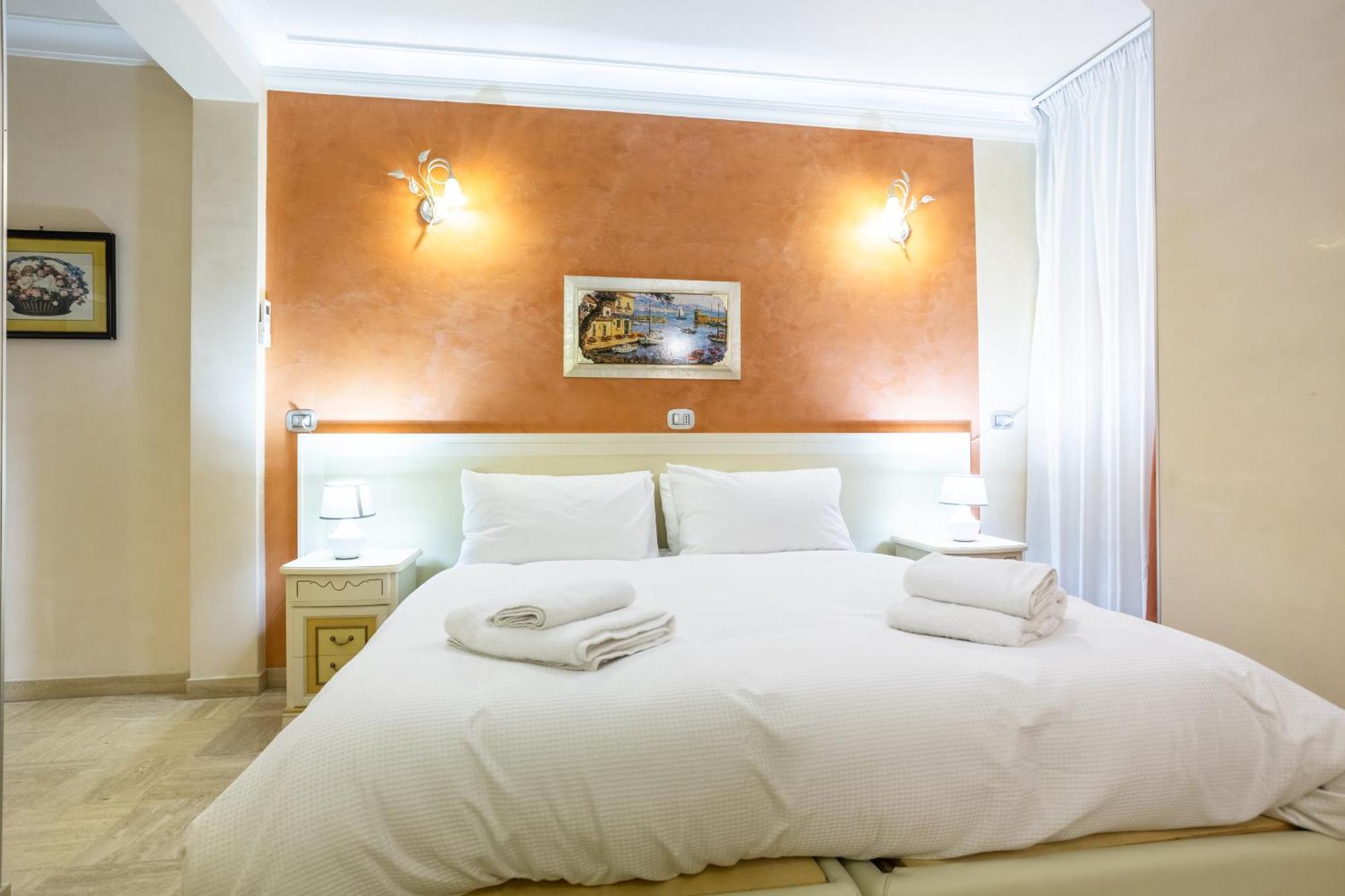 Luxury Inn Opera Рим Экстерьер фото