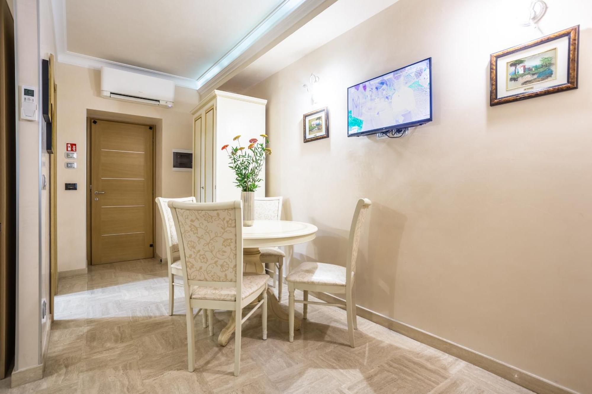 Luxury Inn Opera Рим Экстерьер фото