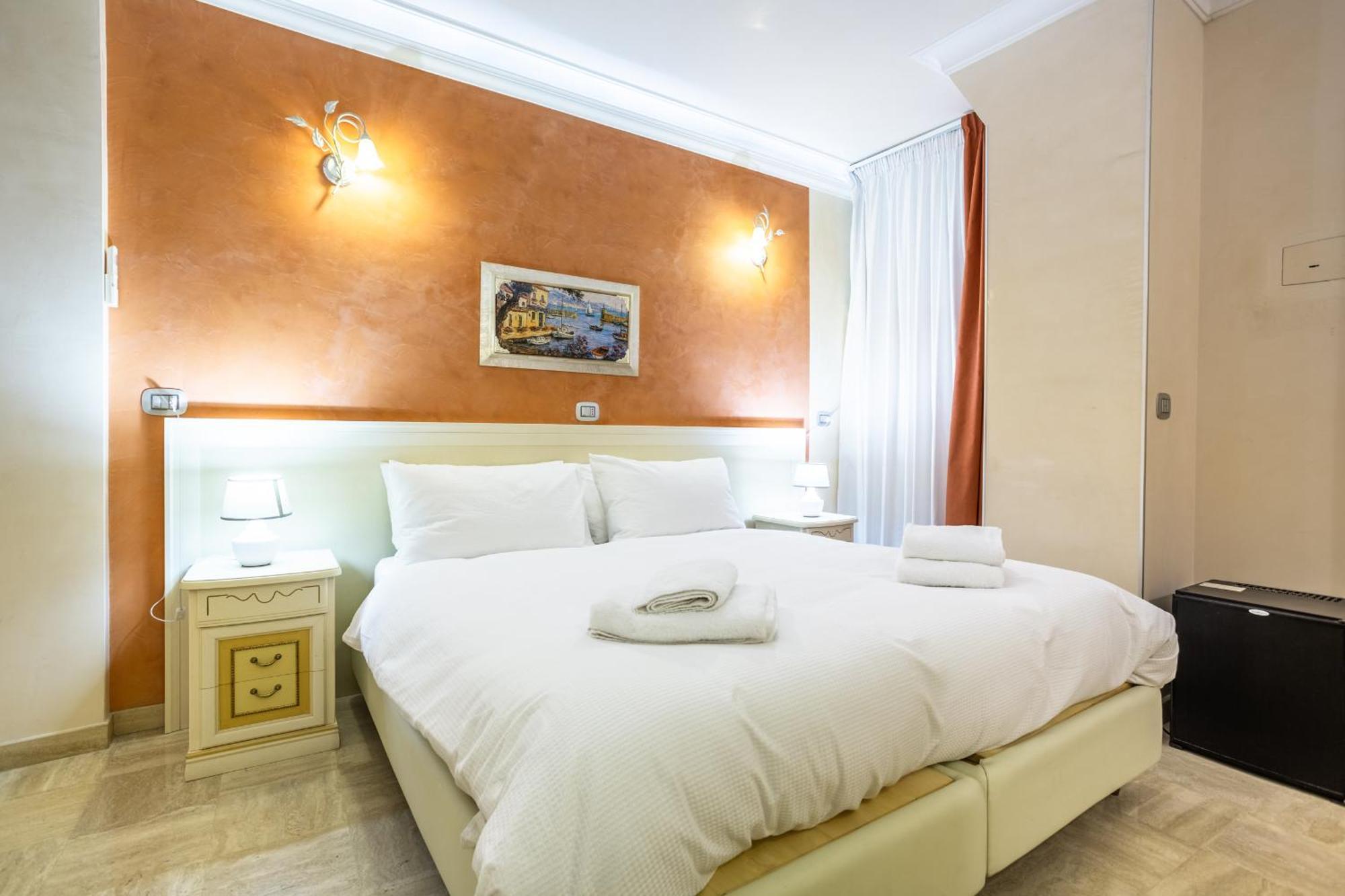 Luxury Inn Opera Рим Экстерьер фото