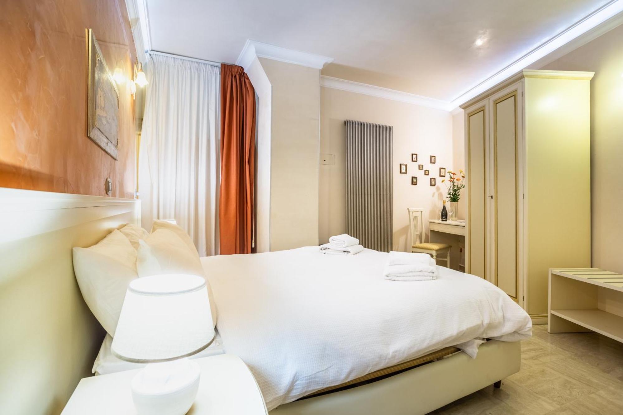 Luxury Inn Opera Рим Экстерьер фото